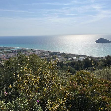 Ines Rivieraholiday Albenga Extérieur photo