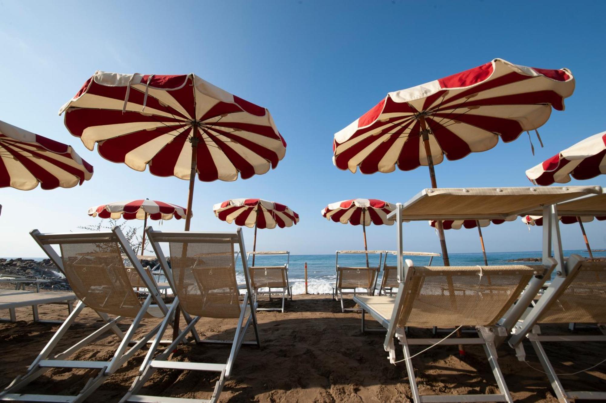 Ines Rivieraholiday Albenga Extérieur photo